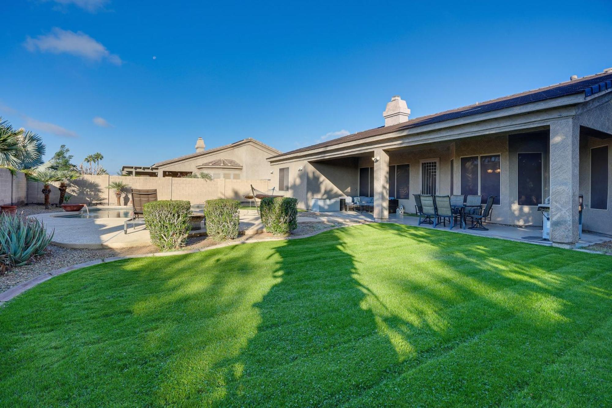 Goodyear Group Getaway With Pool And Putting Green Dış mekan fotoğraf