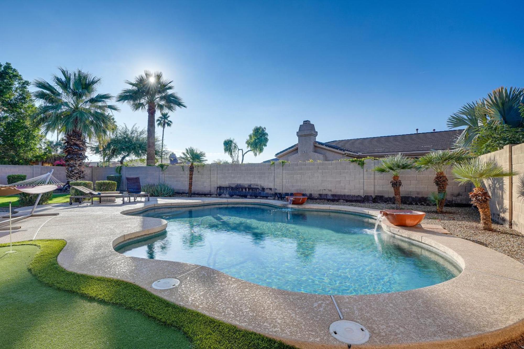 Goodyear Group Getaway With Pool And Putting Green Dış mekan fotoğraf